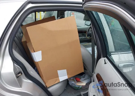 2004 Mercury Grand Marquis Gs z USA, uszkodzony, nr VIN 2MEFM74W84X680712